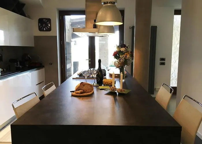 Villa On Of The Hill With Great Valley View *