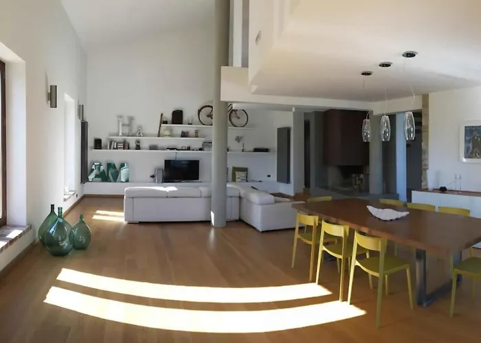 Villa On Of The Hill With Great Valley View *